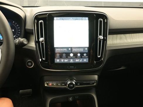 New 2026 Volvo XC40 B5 Plus w/ Climate Package AWD/4WD image 13