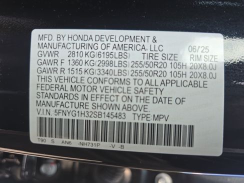 Used 2025 Honda Pilot Sport image 34