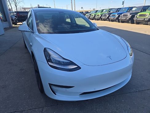 Used 2020 Tesla Model 3 Standard Range Plus image 15