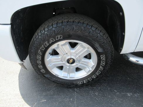 Used 2011 Chevrolet Silverado 1500 LTZ w/ Suspension Package, Off-Road AWD/4WD image 13