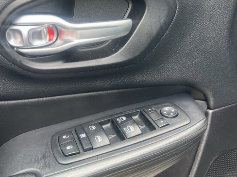 Used 2015 Jeep Cherokee Limited image 11