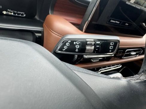 Used 2023 Lincoln Nautilus Reserve image 27