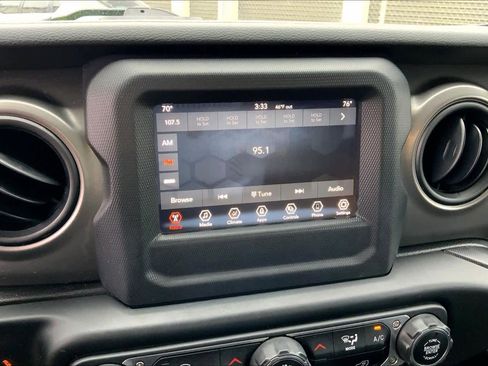 Used 2021 Jeep Wrangler Sport S image 26