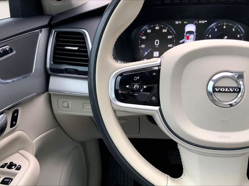 Used 2021 Volvo XC90 T5 Momentum w/ Climate Package image 24