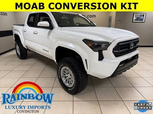Used 2025 Toyota Tacoma SR5 image 1