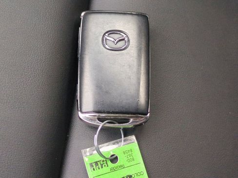 Used 2021 MAZDA MAZDA3 s image 25