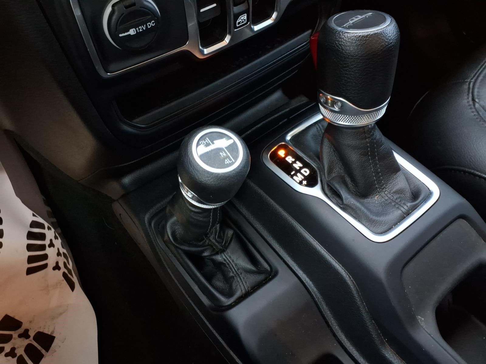 Used 2023 Jeep Gladiator Sport AWD/4WD image 25
