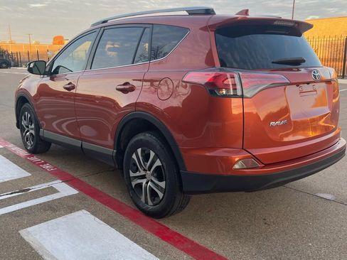 Used 2016 Toyota RAV4 LE image 6