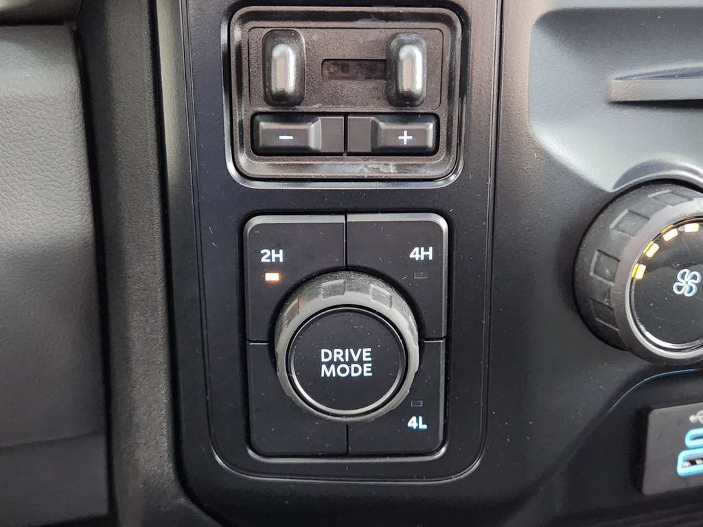 Used 2025 Ford F250 XLT AWD/4WD image 25