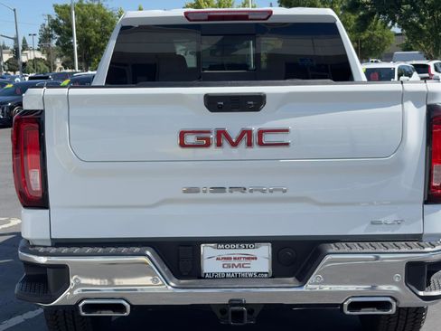 New 2026 GMC Sierra 1500 SLT w/ SLT Premium Plus Package AWD/4WD image 4
