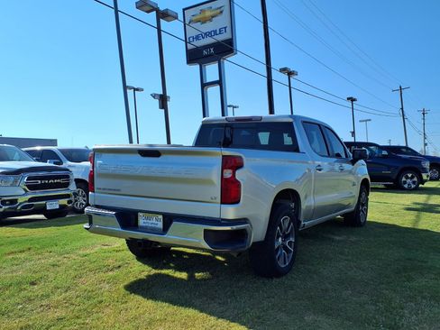 Used 2021 Chevrolet Silverado 1500 LT w/ Texas Edition Plus RWD image 2