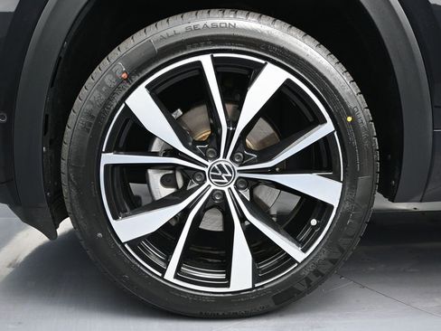 Used 2024 Volkswagen Atlas Cross Sport SEL Premium R-Line image 10