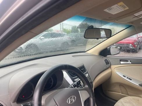 Used 2013 Hyundai Accent GLS FWD image 16