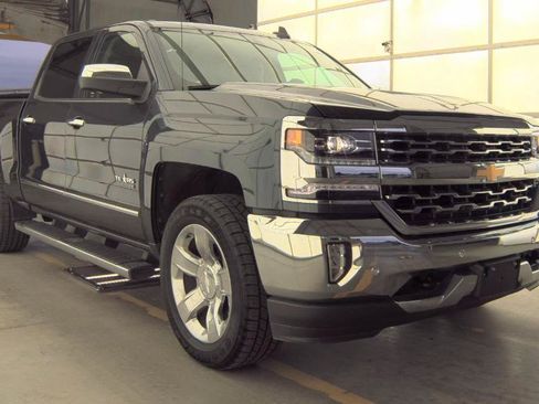Used 2018 Chevrolet Silverado 1500 LTZ w/ Texas Edition AWD/4WD image 4