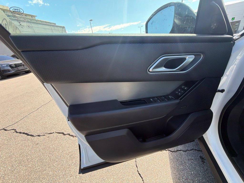 Used 2020 Land Rover Range Rover Velar R-Dynamic S AWD/4WD image 12