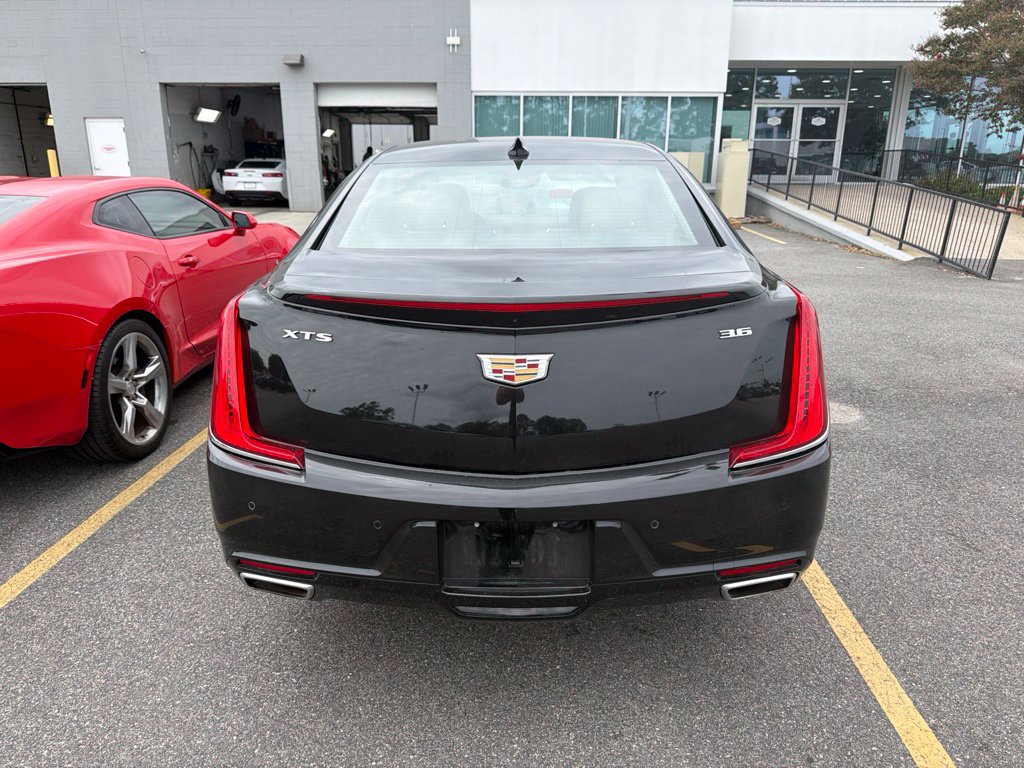 Used 2019 Cadillac XTS Luxury FWD image 4