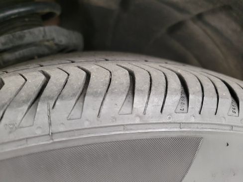 Used 2022 Buick Envision Essence w/ Sport Touring Package image 5