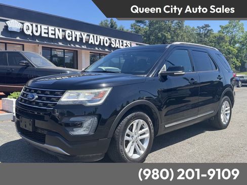 Used 2017 Ford Explorer XLT w/ Equipment Group 201A FWD image 1