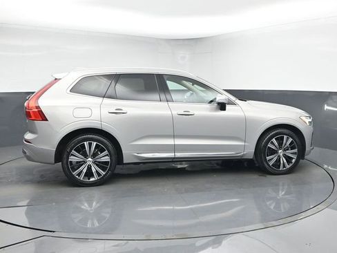 Used 2023 Volvo XC60 B5 Plus image 8