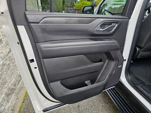 Used 2024 GMC Yukon XL AT4 w/ Technology Package AWD/4WD image 19