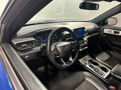 Used 2022 Ford Explorer ST-Line w/ Class IV Trailer Tow Package image 3