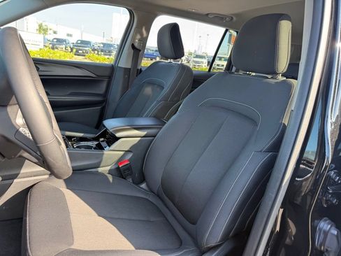 Used 2023 Jeep Grand Cherokee L Laredo w/ Luxury Tech Group I RWD image 5