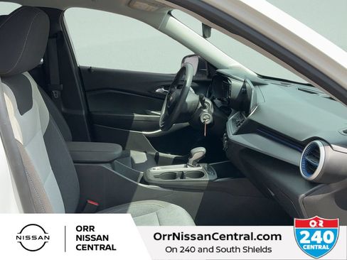 Used 2024 Chevrolet Trax LS FWD image 11