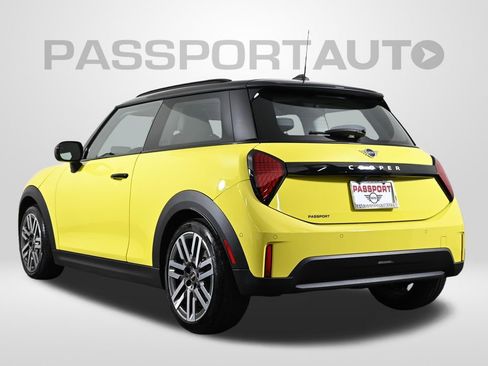 Certified 2025 MINI Cooper 2-Door Hardtop FWD image 6
