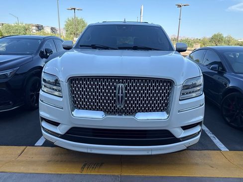 Used 2021 Lincoln Navigator Reserve AWD/4WD image 2