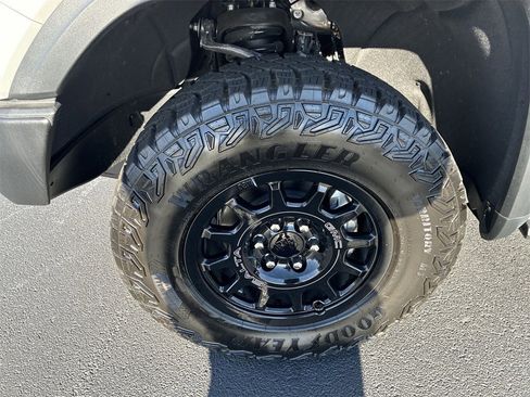 New 2024 GMC Sierra 1500 AT4X w/ AT4X AEV Edition image 10