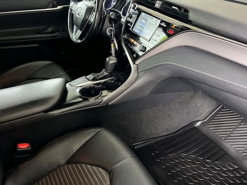 Certified 2019 Toyota Camry SE FWD image 15