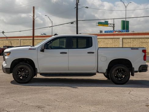 Used 2025 Chevrolet Silverado 1500 Custom Trail Boss w/ LPO, Dark Essentials Package AWD/4WD image 4