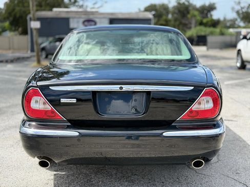 Used 2005 Jaguar XJ8 RWD image 4