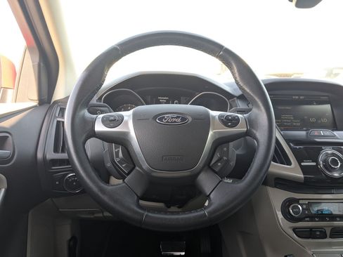 Used 2012 Ford Focus SEL FWD image 18