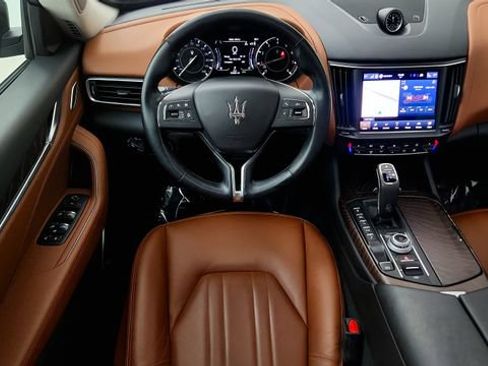Used 2022 Maserati Levante Modena AWD/4WD image 54