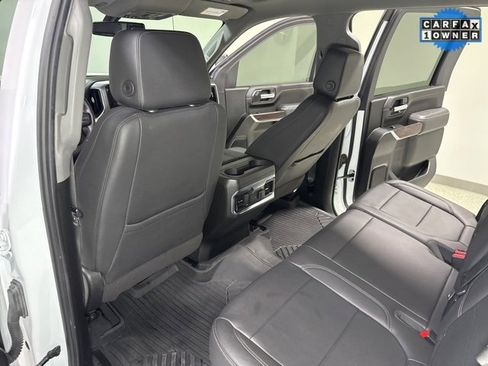 Used 2022 GMC Sierra 2500 SLT w/ SLT Convenience Package image 22