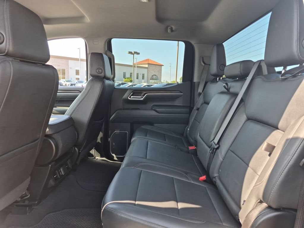 Used 2025 GMC Sierra 1500 SLT RWD image 25
