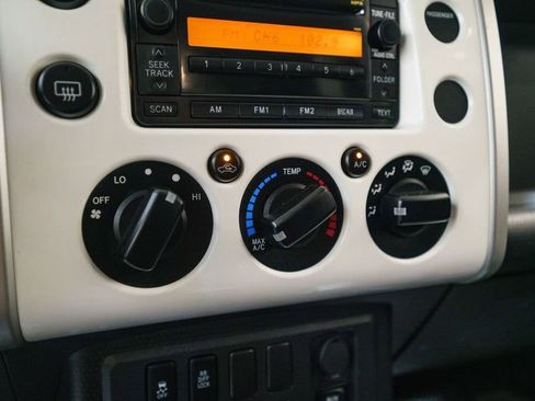 Used 2010 Toyota FJ Cruiser 4WD image 25