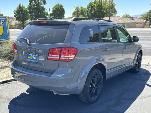 Used 2020 Dodge Journey SE w/ SE Popular Equipment Group FWD image 3