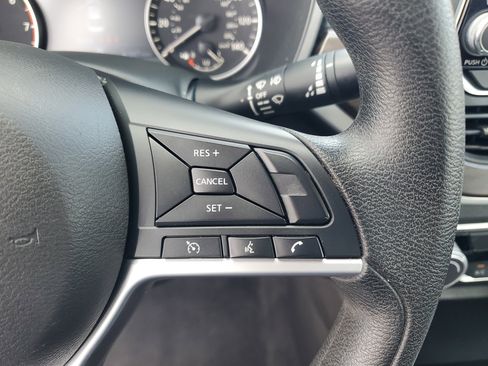 Certified 2024 Nissan Altima 2.5 SV FWD image 19