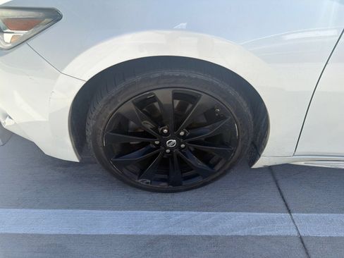 Used 2017 Nissan Maxima SR w/ Midnight Edition FWD image 8