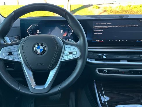 Used 2025 BMW X7 xDrive40i w/ Parking Assistance Package image 18