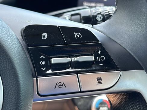 Certified 2023 Hyundai Elantra Limited FWD image 23