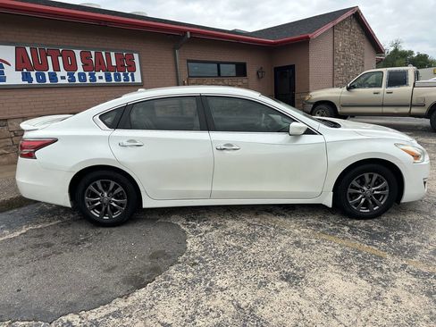 Used 2015 Nissan Altima 2.5 S w/ Special Edition Package image 10