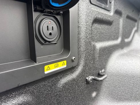 Used 2025 Ford Ranger Raptor AWD/4WD image 14