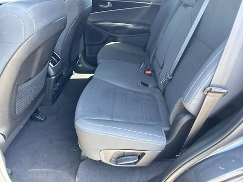 Used 2020 Kia Sorento S FWD image 16