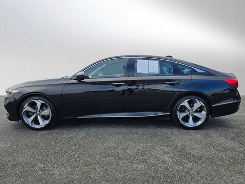 Used 2018 Honda Accord Touring image 4