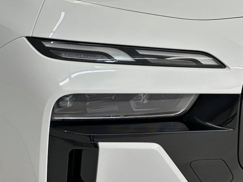 Certified 2024 BMW i7 xDrive60 AWD/4WD image 10
