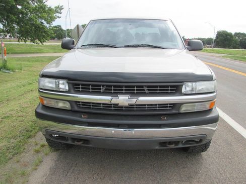Used 2000 Chevrolet Silverado 2500 LT AWD/4WD image 3