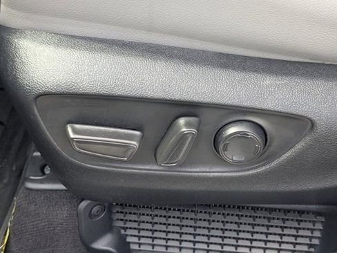 Used 2025 Toyota Sienna XLE w/ XLE Plus Package FWD image 20